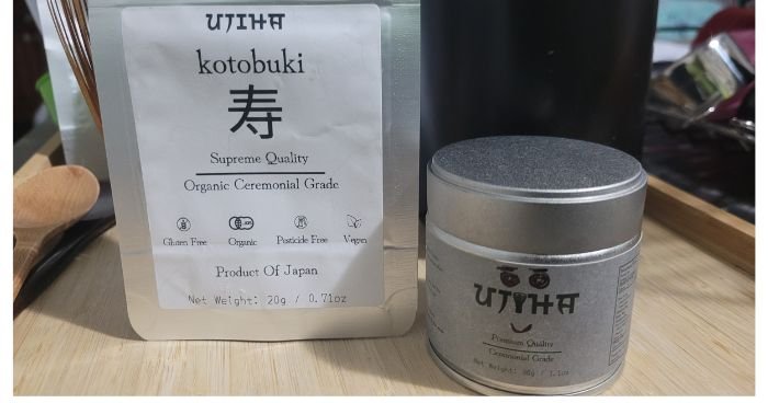 matcha in a bag and a matcha in a tin