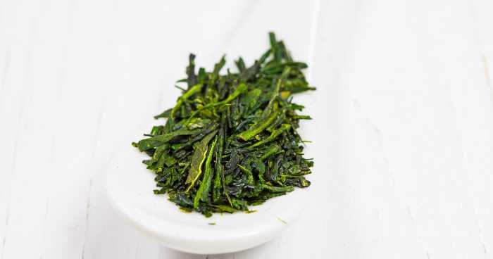 tencha leaves on a spoon